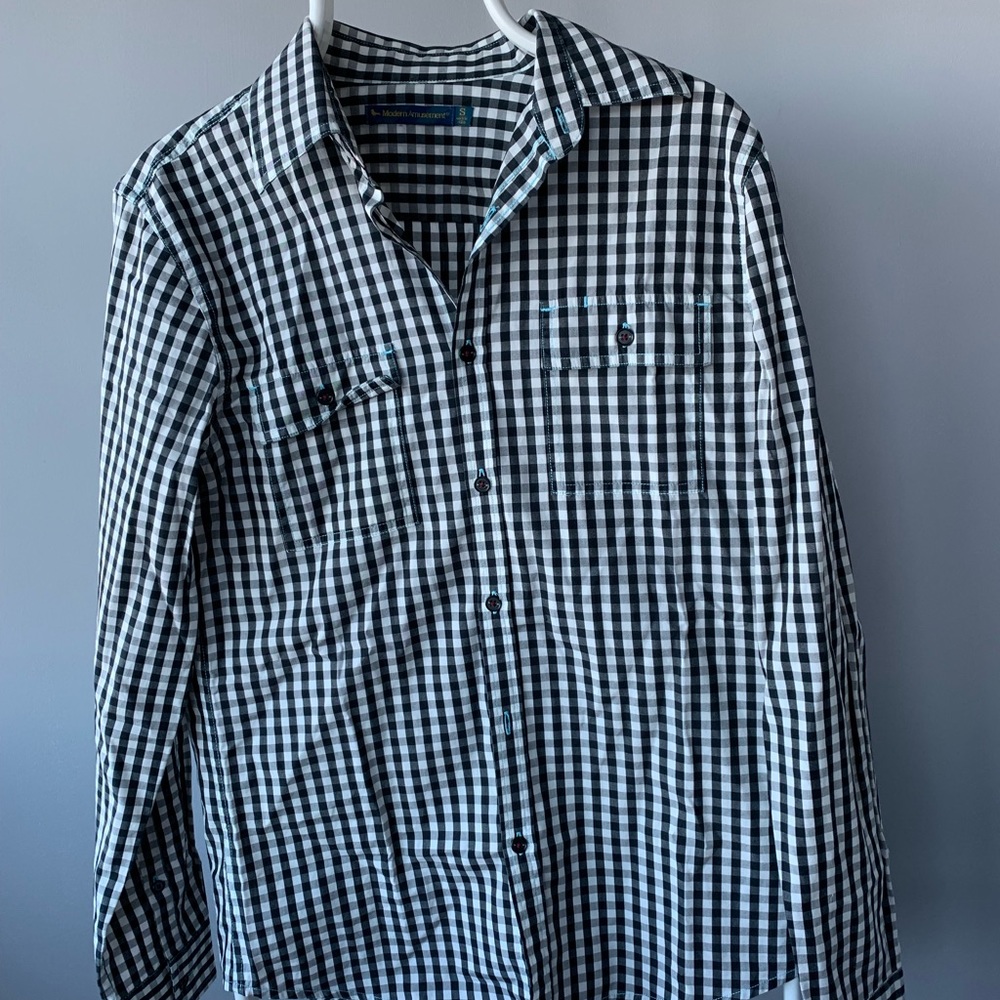 Like New Men’s Shirt Modern Amusement